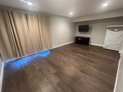 Spacious 19x12 room, furnished or unfurnished. Main Photo