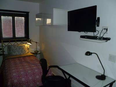Room for rent in spacious house near USC Campus  Main Photo