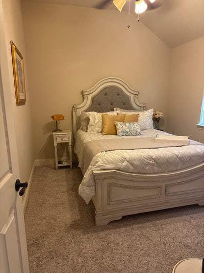 Lovely furnished room  Main Photo