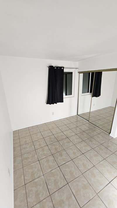 Private Room, Shared Bathroom Main Photo