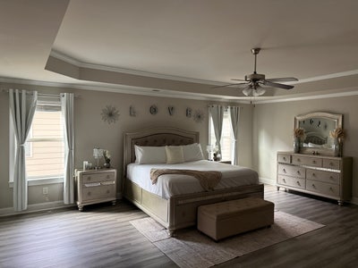 1084 sq ft Master bedroom with private bath  Main Photo