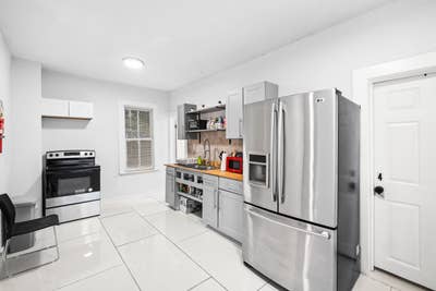 Brand New RemodelFull KitchenPlenty of Space🚌Bus  Main Photo