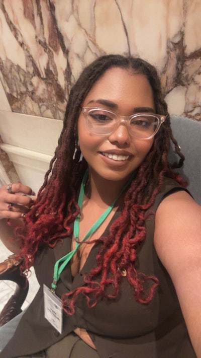 25yr old Education professional seeking room  Main Photo