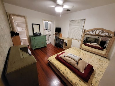 Private Room/Shared Bath in West Hollywood House Main Photo