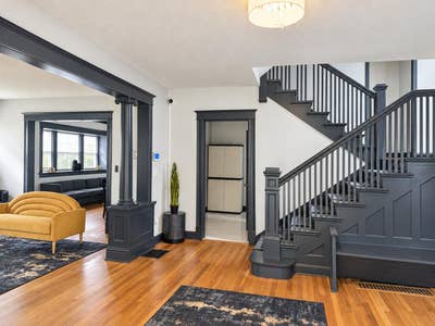 Newlyrenovated & modern Kansas City House Main Photo