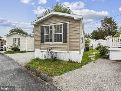 Rent Entire 2 Bedrooms 2 Baths Main Photo
