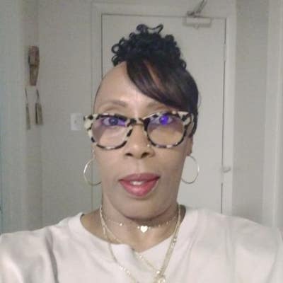 45 year old Female seeks a large room Main Photo