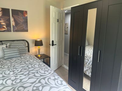 Room for Rent in North Houston Close to Public Tr Main Photo