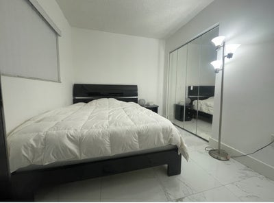    room  for  rent  in  kendall preferably female Main Photo