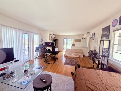 Townhouse in Westwood  Main Photo