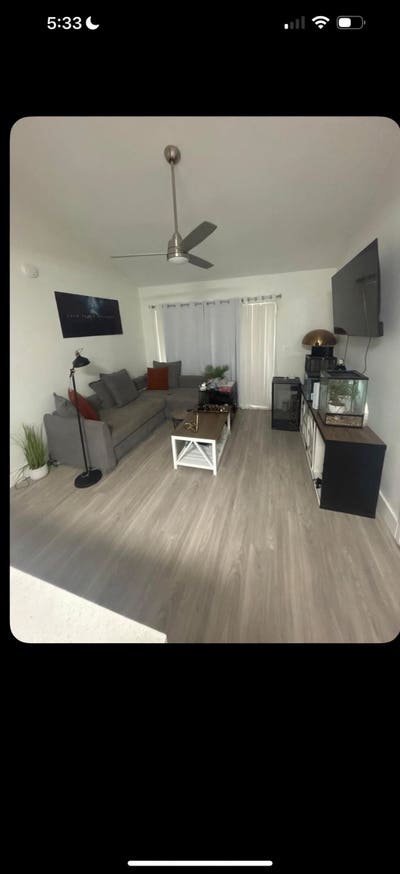 Living room for rent.  Main Photo