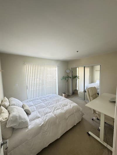 Short-Term Sublet in K-Town Main Photo