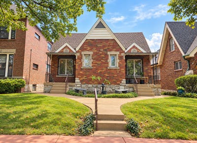 Spacious St. Louis Hills Townhome | Garage + Priva Main Photo