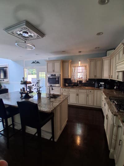 Beautiful new home two beds available laundry  Main Photo