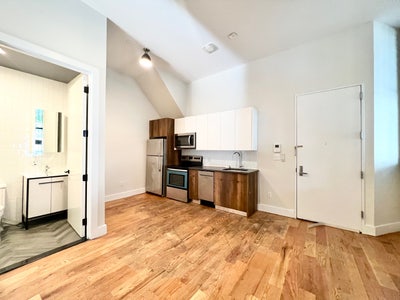 Rooms available in 4br/2ba  Main Photo
