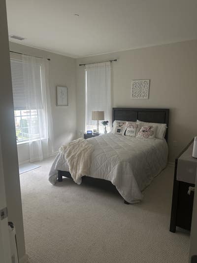 Beautiful room for rent Main Photo