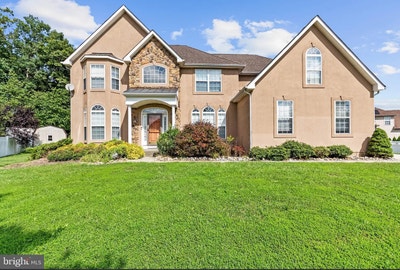 Williamstown town prestigious neighborhood.  Main Photo