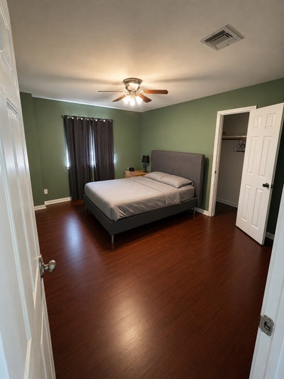 Room for rent  Main Photo