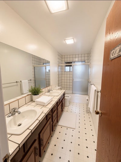 🏡 Private Room & Bath Available in Millbrae Main Photo