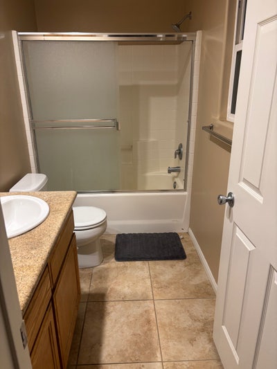 Spare rooms for rent  Main Photo