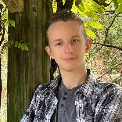 Recent Graduate Seeking Long-Term Room or Roommate Main Photo