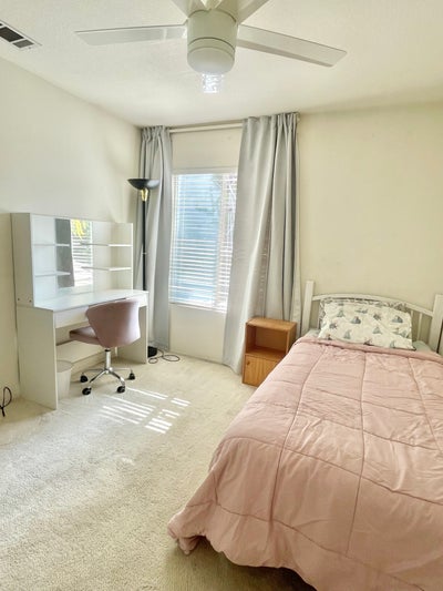 Private Room for Rent in Gated Community W/Parking Main Photo