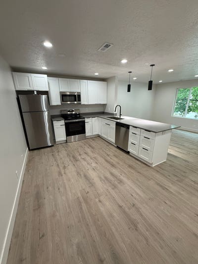 Freshly remodeled 1bedbath Main Photo