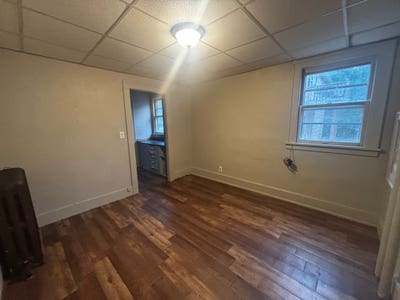 Cozy Single Unit Home in Sioux Falls | 501 S Walts Main Photo