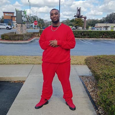 Professional Male seeks a small or large room Main Photo