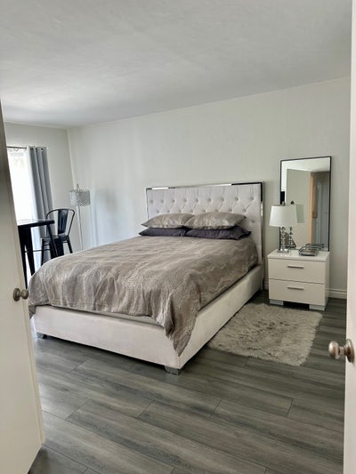 Primary bed. private bath, private entrance  Main Photo