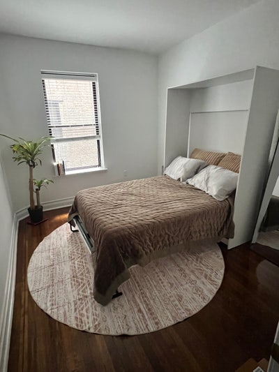 Clean room for students/professionals Main Photo