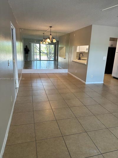 8215 Sun Spring Cr # 22 | Modern 1 Bed Condo in O Main Photo
