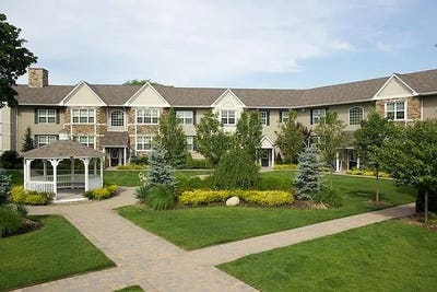 Farmingdale Village One Bedroom Apartment Main Photo