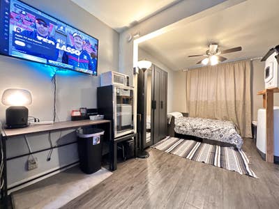 Cozy Studio Apt in Hollywood  Main Photo