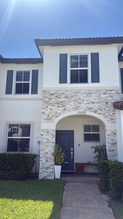 Furnished Room in Quiet Miami Home – $1,200 Main Photo