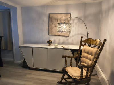 Furnished Room Near Train Station Main Photo