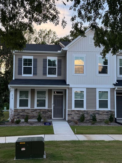 Stunning Brand New 4 Bed  3 Bath End_Unit Townhom Main Photo