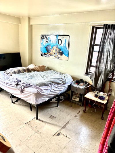 UES roommate needed Main Photo