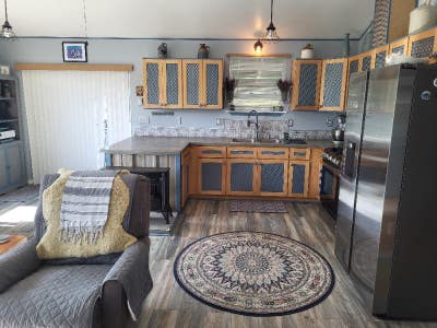 Furnished House for Mid_term contract. 1 King BR b Main Photo