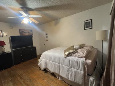 Seeking Sublet for Room / Furnished Hollywood Apt  Main Photo