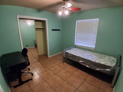Looking for Roommate in Fort Worth 76116 Main Photo