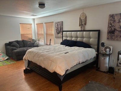 Room for rent Main Photo