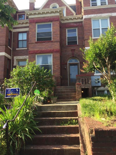Great Location!  – 1BR $1,200 + Flat Utility Fee Main Photo