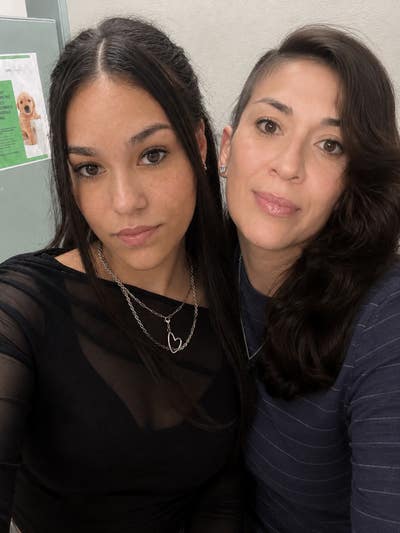 Female Couple Looking For Room! Main Photo