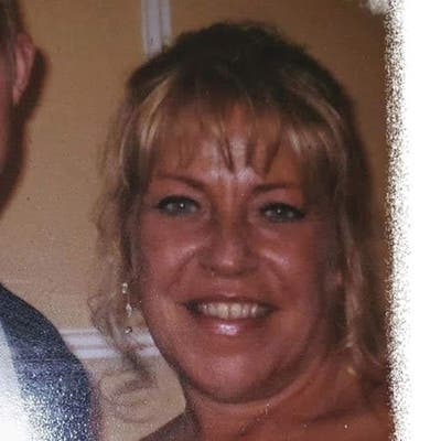 Professional Female seeks a large room Main Photo