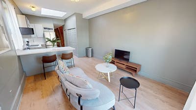 Room in Columbia Heights on a flexible lease Main Photo