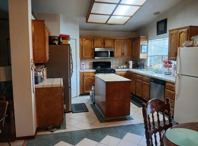 1689sqft. Charming Home 1 furnished room available Main Photo