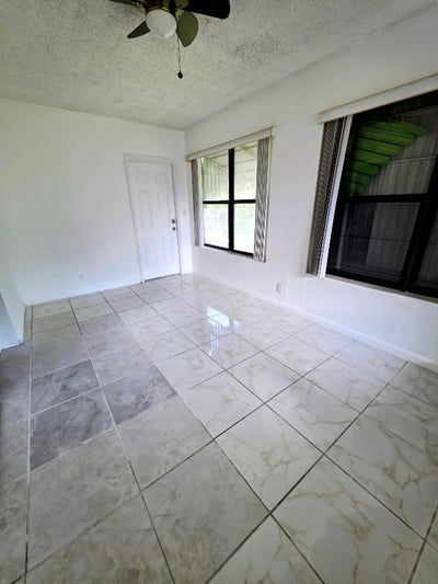Move-in Ready Room W/Private Entrance in Miramar! Main Photo