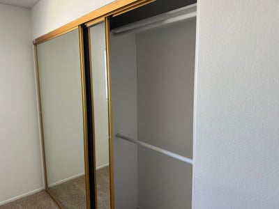 Looking for a female roommate near cusn! Main Photo