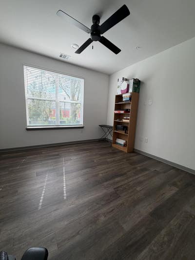 1 large  room unfinished with large private bath  Main Photo